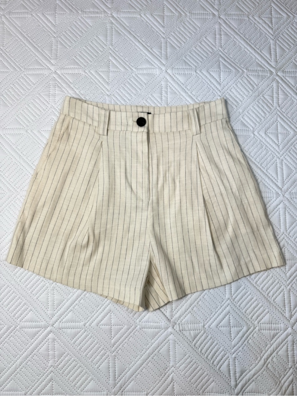 Rails Ilena Linen Blend Pinstripe Pleated Shorts Size 2